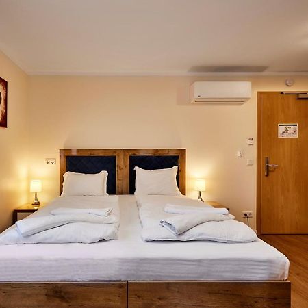 Hotel Isha Frankfurt am Main ภายนอก รูปภาพ