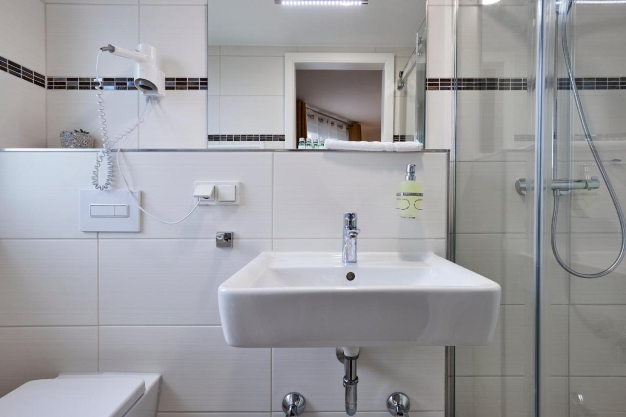 Hotel Isha Frankfurt am Main ภายนอก รูปภาพ